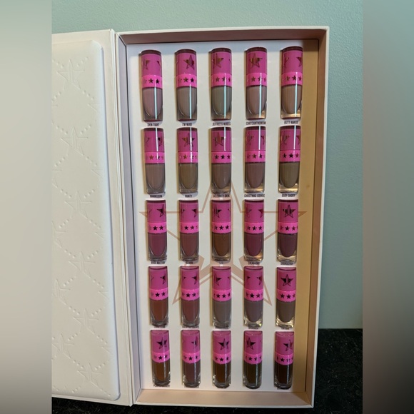 Jeffree Star Cosmetics The Nude Liquid Lipstick Vault - Picture 2 of 3